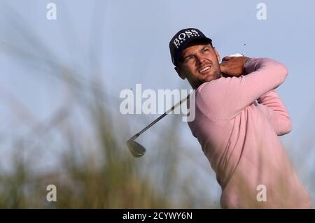 Der deutsche Martin Kaymer schlägt im Rahmen der zweiten Runde der Aberdeen Standard Investments Scottish Open im Renaissance Club, North Berwick, das vierzehnte Loch ab. Stockfoto