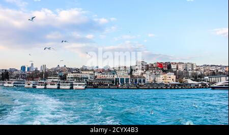 Blick auf Istanbul und die Bosporus-Straße. Türkei Stockfoto