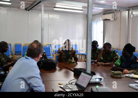 Teilnehmer einer Gruppendiskussion am zweiten Tag eines Workshops zum Thema Force Multiplier and Technology, der am 04. September 2018 in Mogadischu stattfand. Stockfoto