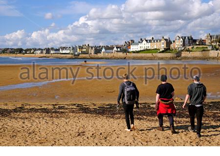 Elie, Schottland, Großbritannien. Oktober 2020. Genießen Sie das schöne sonnige Wetter am Elie Strand, Fife. Kredit: Craig Brown/Alamy Live Nachrichten Stockfoto