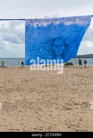 Speak to the Sea and Process Art Installation at Sandbanks Beach, part of the Bournemouth Arts by the Sea Festival, Dorset UK in October - Kissenbezug Stockfoto