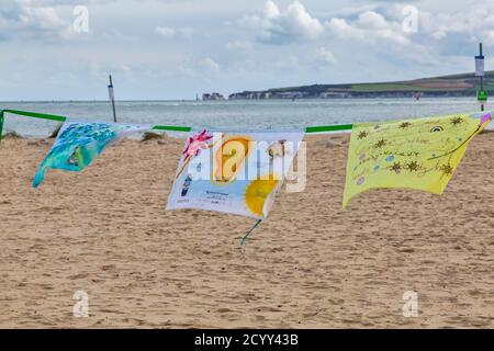 Speak to the Sea and Process Art Installation at Sandbanks Beach, part of the Bournemouth Arts by the Sea Festival, Dorset UK in October - Kissenbezüge Stockfoto