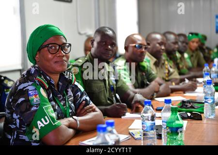 AMISOM zivil-militärische Koordinierungsbeamte nehmen am 13. September 2019 an einem Kurs zur Projektplanung in Mogadischu, Somalia, Teil. Stockfoto