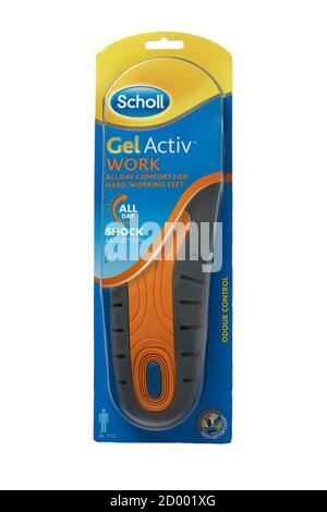 Zaporizhzhya, Ukraine - 2. Oktober 2020: Scholl Gel Activ Einlagen Verpackung isoliert auf weißem Hintergrund. Stockfoto