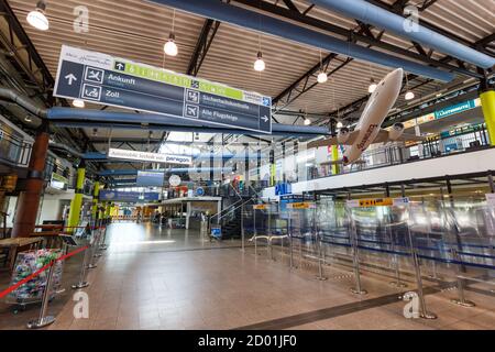 Ahden, 8. August 2020: FLUGHAFENGEBÄUDE Paderborn Lippstadt PAD Terminal in Deutschland. Stockfoto