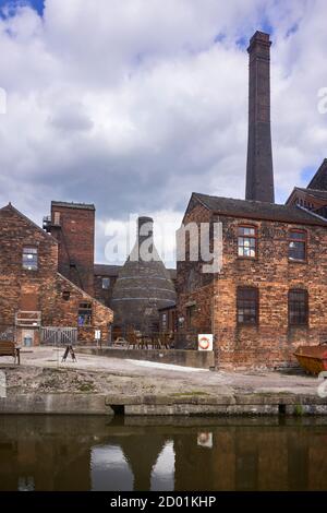 Middleport Keramik und Flaschenofen am Ufer des Trent und Mersey Kanal in Stoke on Trent Stockfoto