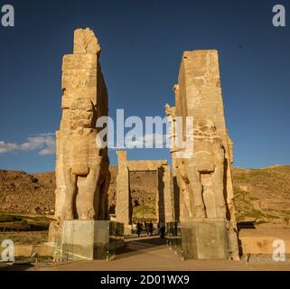 Bas-Relief Schnitzereien an Persepolis in Schiraz, Iran Stockfoto