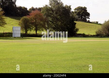 Abinger Sports and Cricket Ground im malerischen englischen Dorf Abinger Hammer, Surrey, Großbritannien, September 2020 Stockfoto