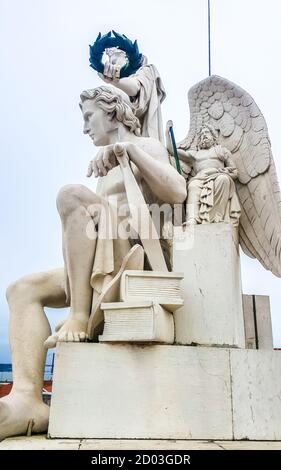 Skulptur auf der Spitze des Rua Augusta Arch. Lissabon, Portugal Stockfoto