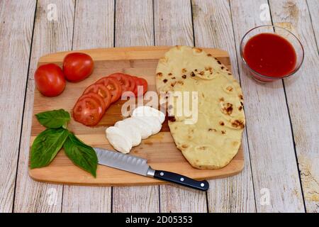 Frische Bio-gesunde einfache Mahlzeit Kit Zutaten bereit, um zuzubereiten Köstliche italienische Mahlzeiten mit Freunden und Familie zu teilen Stockfoto