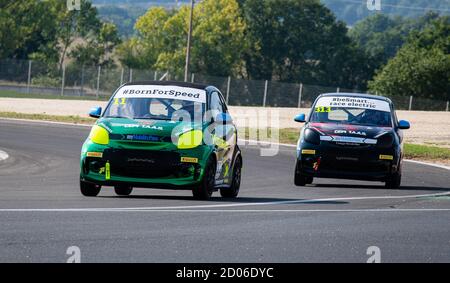 Vallelunga Circuit, Rom, Italien, 12 september 2020. Mercedes Smart Elektro-Meisterschaft, Autos Rennen in Aktion auf Strecke Asphalt Stockfoto