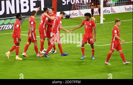 1: 0 Tor, Jubel, links nach rechts Alphonso Davies, Lucas Hernandez, Torschuetze Corentin Tolisso, Robert Lewandowski, Javier '' Javi '' Martinez, Kingsley Coman, Joshua Kimmich (Bayern), Torjubel, Jubel, Freude, Begeisterung, Fußball, DFL Supercup 2020, Finale, FC Bayern München - Borussia, Dortmund am 30. September 2020 ALLIANZAREN A. KEIN SEKUNDÄRER (RE-) VERKAUF INNERHALB VON 48 STUNDEN NACH DEM KICK-OFF-REDAKTIONELLE VERWENDUNG. Die DFL-Vorschriften verbieten die Verwendung von Fotos als Bildsequenzen und/oder quasi-Video. Foto: Lennart Preiss Witters/Pool via SVEN SIMON Fotoagentur GmbH & Co. Pressefoto KG # Prinz Stockfoto