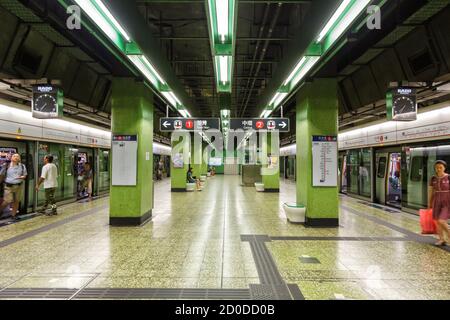 Hongkong, China - 19. September 2019: Metro Hongkong U-Bahn Hongkong MTR Tai wo Hau Station in China. Stockfoto