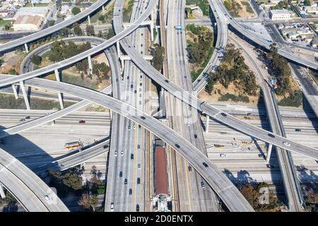 Century Harbor Freeway Kreuzung Kreuzung Highway Los Angeles Straßen Verkehr Amerika Stadt Luftaufnahme Foto von oben Stockfoto