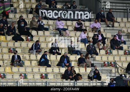 Parma, Italien. 2. Okt, 2020. parma, Italien, 02 Okt 2020, Fans auf Lanfranchi-Boden in Parma während Zebre vs Cardiff Blues - Rugby Guinness Pro 14 - Credit: LM/Alessio Tarpini Credit: Alessio Tarpini/LPS/ZUMA Wire/Alamy Live News Stockfoto