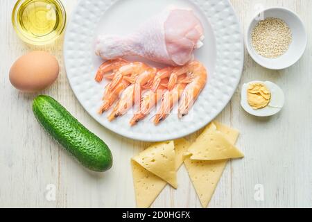 Ketogene Low Carbs Diät-Konzept. Gesund essen und leben, Draufsicht Stockfoto