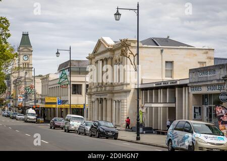 Die Oamaru Public Library in Thames Street, Oamaru, Neuseeland. Früher das 'Oamaru Athenaeum and Mechanics Institute' Stockfoto