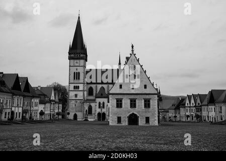 Der Rathausplatz (Radničné námestie) in Bardejov Stockfoto