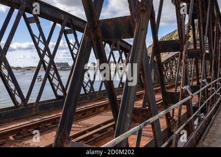 Barmouth Eisenbahnbrücke über die Mawddach Mündung auf dem Wales Küste Stockfoto