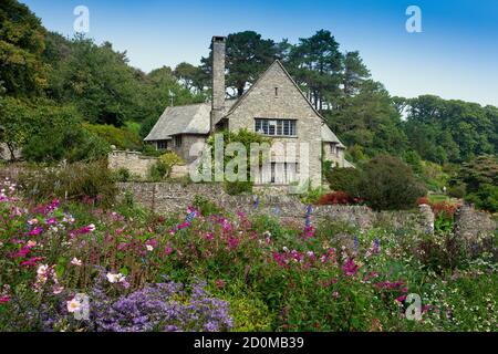 Krautige Grenzen, der Rill Garden, Coleton Fishacre House, ein Arts & Crafts Stil ehemaligen Heimat von Rupert D'Oyly-Carte, Kingsbridge, Devon, England Großbritannien Stockfoto