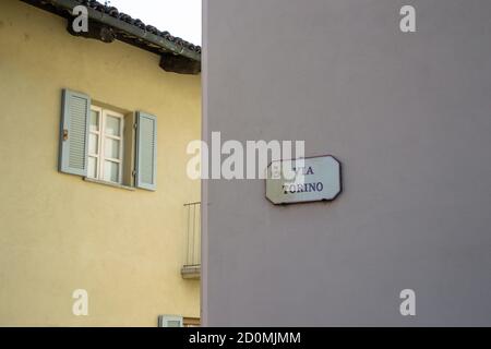 Barbaresco, eine kleine Stadt in der Langa in der Provinz Cuneo. Stockfoto