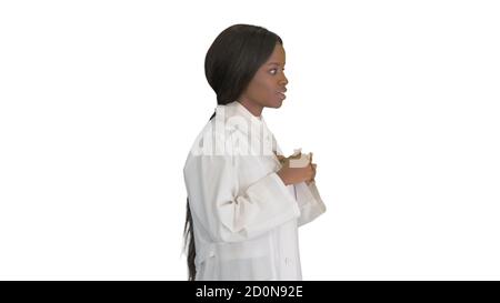 Junge afroamerikanische Ärztin, die über medizinische Versorgung spricht Stockfoto