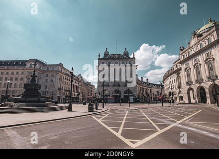 Verlassene Piccadilly Circus während der pandemischen Sperrung. Stockfoto