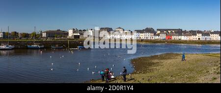 GALWAY CITY, IRLAND - 5. Mai 2018: Panoramalandschaft der Claddagh Gegend in Galway City. Stockfoto