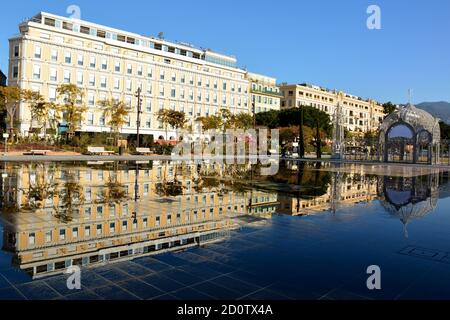 Frankreich, französische riviera, Nizza Stadt, die Paillon Promenade ist ein grüner Korridor im Herzen der Stadt zwischen dem Meer und dem Nationaltheater Stockfoto