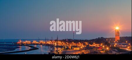 Der Brandaris ist ein Leuchtturm auf der niederländischen Wattenmeerinsel Terschelling in Friesland. Es ist der älteste Leuchtturm in den Niederlanden, der als R aufgeführt ist Stockfoto