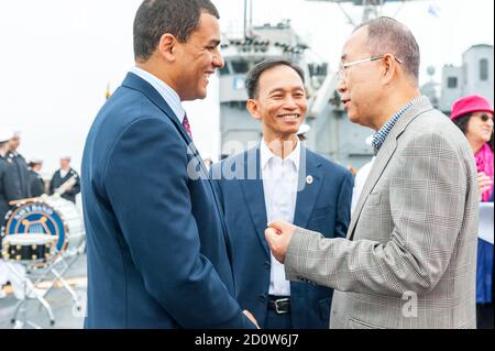 Boston, Massachusetts. Juni 2017. Ban KI Moon, ehemaliger UN-Generalsekretär in Sail Boston. Fotografiert von der USS Whidbey Isla Stockfoto