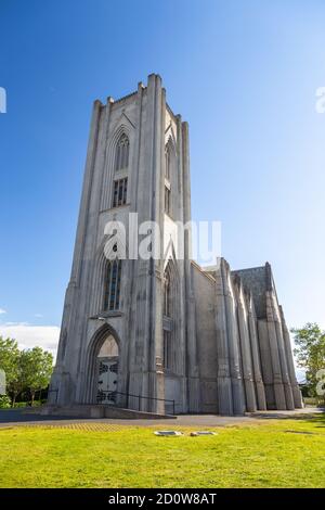 Reykjavik, Island - 27. August 2015: Domkirkja Kirsts konungs, die Basilika des Christkönigs, in der Tungata Straße. Kathedrale der katholischen Kirche in Stockfoto