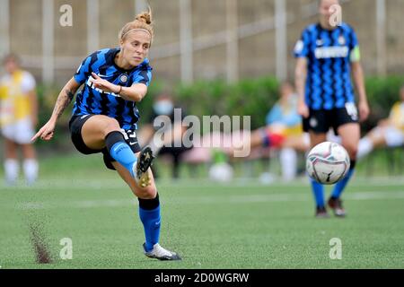 Neapel, Italien. Oktober 2020. Beatrice Merlo Inter Spieler, während der Spiele der italienischen Serie A Frauen Fußball-Meisterschaft zwischen Napoli vs Inter, Endergebnis 1-1, Spiel im Caduti Di Brema Stadion in Neapel, Italien, 03 Oktober, 2020 gespielt. (Foto von Vincenzo Izzo/Sipa USA) Quelle: SIPA USA/Alamy Live News Stockfoto