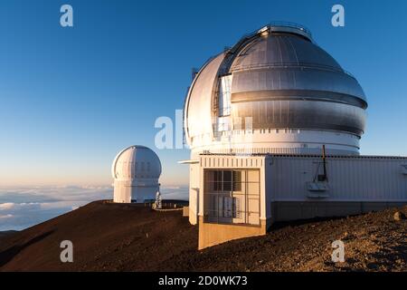 Auf dem Gipfel des mauna Kea gibt es viele Teleskope der Weltklasse und die Aussicht ist wunderschön. Stockfoto