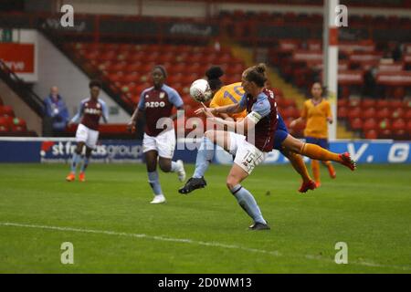 Walsall, Großbritannien. Mai 2020. Valérie Gauvin erzielt einen Kopfball während des FA Women's Super League Spiels zwischen Aston Villa und Everton im Bank's Stadium in Birmingham. Kieran Riley/SSP Credit: SPP Sport Press Photo. /Alamy Live Nachrichten Stockfoto