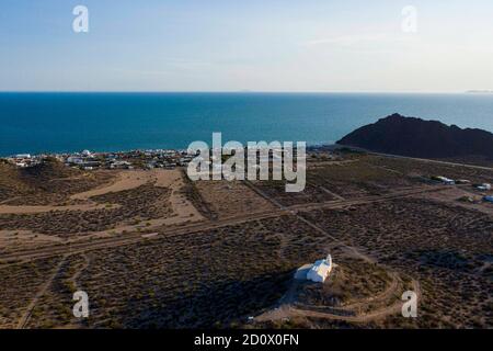 Luftaufnahme von Kino oder Kino Bay, Sonora, Mex im Golf von Kalifornien. kino Strand, pazifischer Ozean, Meer von Cortez Meer, Sand, Strand, Ozean, Tourist am Stockfoto