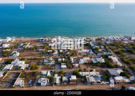 Luftaufnahme von Kino oder Kino Bay, Sonora, Mex im Golf von Kalifornien. kino Strand, pazifischer Ozean, Meer von Cortez Meer, Sand, Strand, Ozean, Tourist am Stockfoto