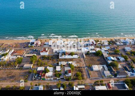 Luftaufnahme von Kino oder Kino Bay, Sonora, Mex im Golf von Kalifornien. kino Strand, pazifischer Ozean, Meer von Cortez Meer, Sand, Strand, Ozean, Tourist am Stockfoto