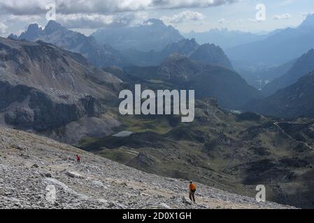 Blick vom Seekofel-Gipfel in südöstlicher Richtung, Sextener Dolomiten, Südtirol, Italien Stockfoto