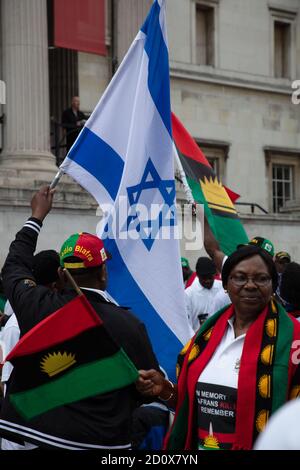 Teilnehmer am Biafran Remembrance Day am Trafalgar Square am 30. Mai 2019. Stockfoto