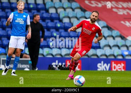 Peterborough, Großbritannien. Oktober 2020. Jack Payne von Swindon Town während des Sky Bet League 1 Spiels spielte er hinter verschlossenen Türen zwischen Peterborough und Swindon Town an der London Road, Peterborough, England. Gespielt ohne Unterstützer, die aufgrund der aktuellen Regierungsvorschriften während der COVID-19-Pandemie am 3. Oktober 2020 teilnehmen konnten. Foto von Nick Browning/Prime Media Images. Kredit: Prime Media Images/Alamy Live Nachrichten Stockfoto