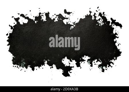 Fleck von schwarzer Farbe mit Spritzern und Flecken isoliert auf dem weißen Hintergrund. Handgezeichnete Textur Stockfoto