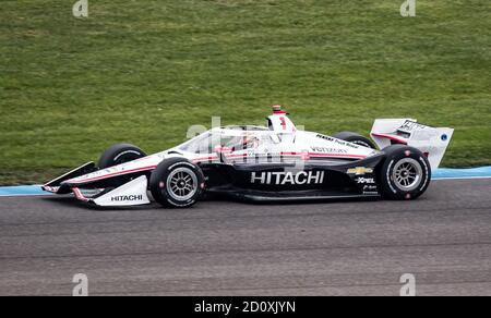 Indianapolis, Usa. Oktober 2020. Josef Newgarden rollt beim Harvest Grand Prix 2 2020 auf dem Indianapolis Motor Speedway am Samstag, 3. Oktober 2020, in Indianapolis, Indiana, durch Kurve 2 auf den 4. Platz. Foto von Edwin Locke/UPI Kredit: UPI/Alamy Live Nachrichten Stockfoto