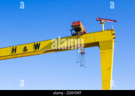 27. September 2020 Nahaufnahme des Fahrerhauses Und Brückenträger von Sampson ein massiver Schiffbau Kran lokalisiert In Harland und Wolff's Werft Stockfoto