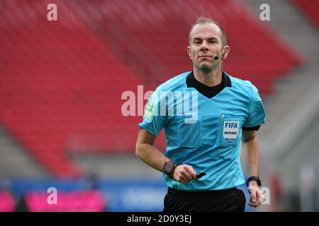 Köln, Deutschland, 03.10.2020, Bundesliga, Spieltag 3, 1. FC Köln - Borussia Mönchengladbach, Schiedsrichter Marco Fritz die DFL-VORSCHRIFTEN VERBIETEN JEDE NUTZUNG Stockfoto