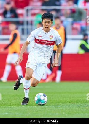 Wataru ENDO, VFB 3, VFB STUTTGART - BAYER 04 LEVERKUSEN 1-1 1.Deutsche Fußball-Liga , Stuttgart, 03. Oktober 2020, Spielzeit 2020/2021, Spieltag 03, © Peter Schatz / Alamy Live News - die DFL-VORSCHRIFTEN VERBIETEN DIE VERWENDUNG VON FOTOGRAFIEN als BILDSEQUENZEN und/oder QUASI-VIDEO - DFL Stockfoto