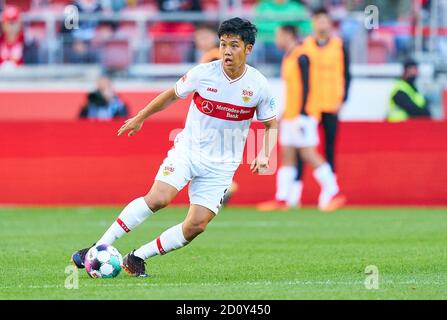 Wataru ENDO, VFB 3, VFB STUTTGART - BAYER 04 LEVERKUSEN 1-1 1.Deutsche Fußball-Liga , Stuttgart, 03. Oktober 2020, Spielzeit 2020/2021, Spieltag 03, © Peter Schatz / Alamy Live News - die DFL-VORSCHRIFTEN VERBIETEN DIE VERWENDUNG VON FOTOGRAFIEN als BILDSEQUENZEN und/oder QUASI-VIDEO - DFL Stockfoto