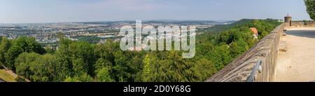 Editorial: COBURG, BAYERN, DEUTSCHLAND, 10. August 2020 - Blick auf Coburg und seine Umgebung von einem Aussichtspunkt auf der Veste Coburg aus gesehen Stockfoto