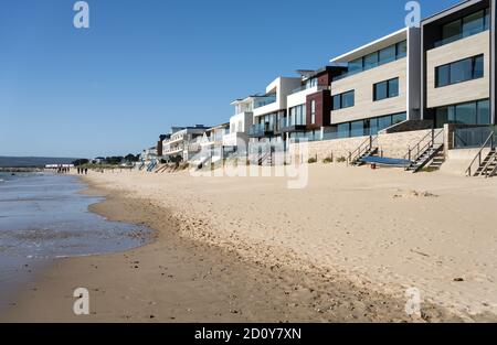 Teure High-End-Hotels am Strand in Sandbanks Poole Dorset Stockfoto