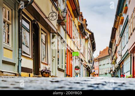 Die Kraemerbrücke liegt in der Altstadt von Erfurt, der Hauptstadt des deutschen Bundeslandes Thüringen, Deutschland, Europa Stockfoto